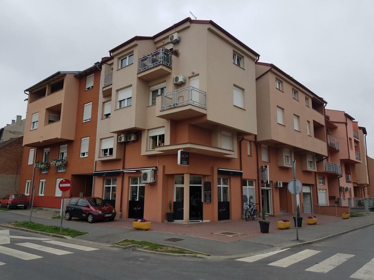 City Inn Apartment Osijek Exterior photo